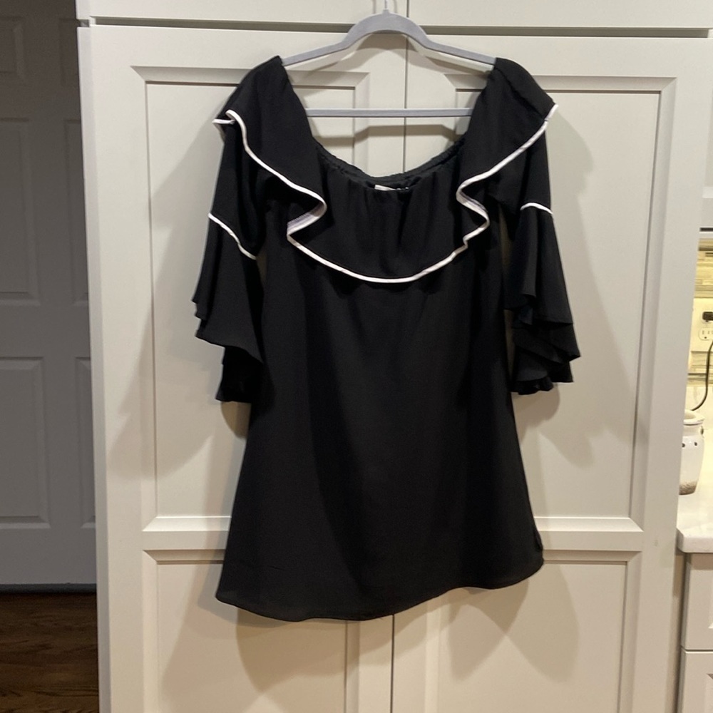 June & Hudson Black Ruffle Off Shoulders Dress Size MED